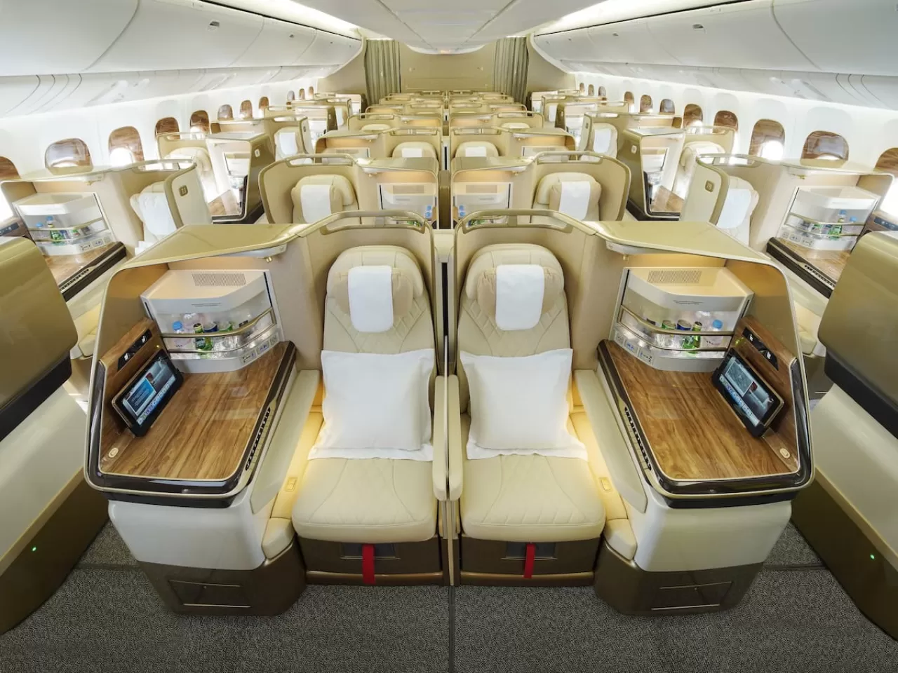 Emirates' First Refurbished B777 Takes Flight