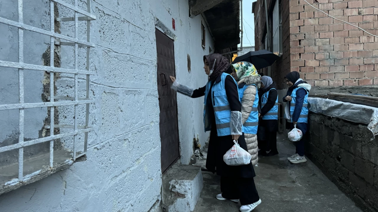 University Students in Diyarbakır Combat Food Waste by Delivering Surplus Meals to Needy Families