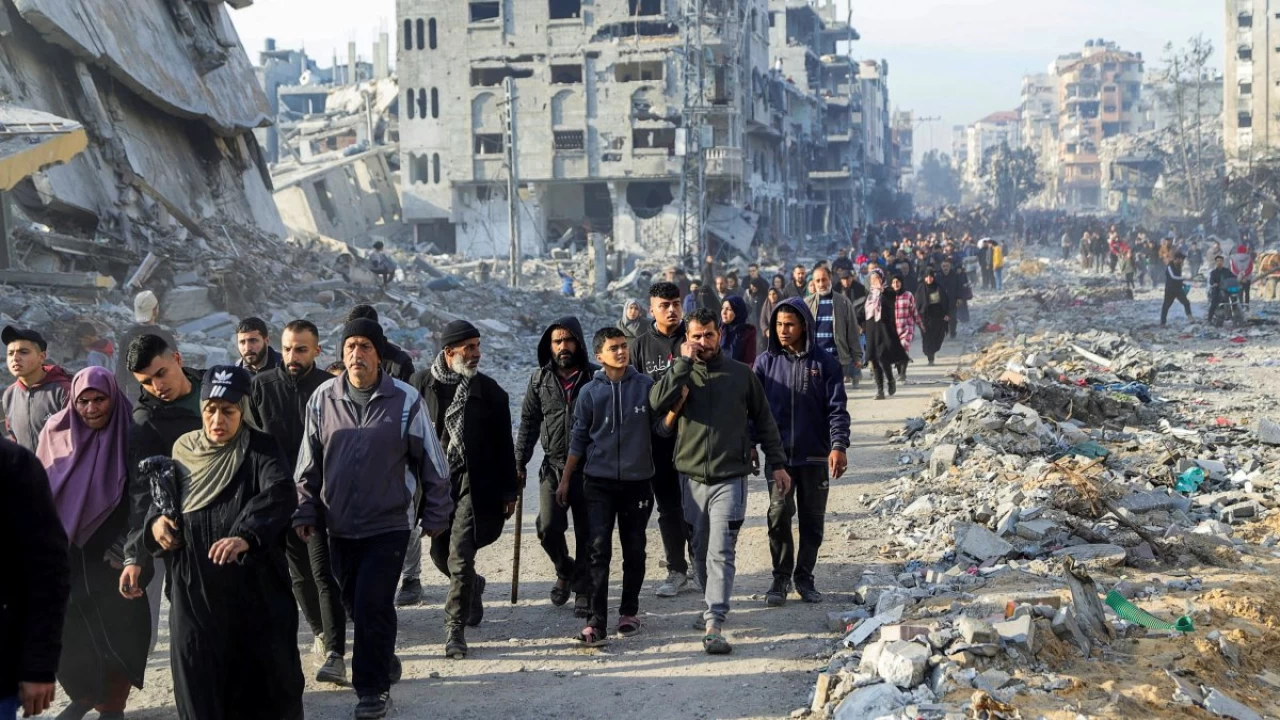 Gaza Residents Return to Devastated Homes After Cease-Fire Deal