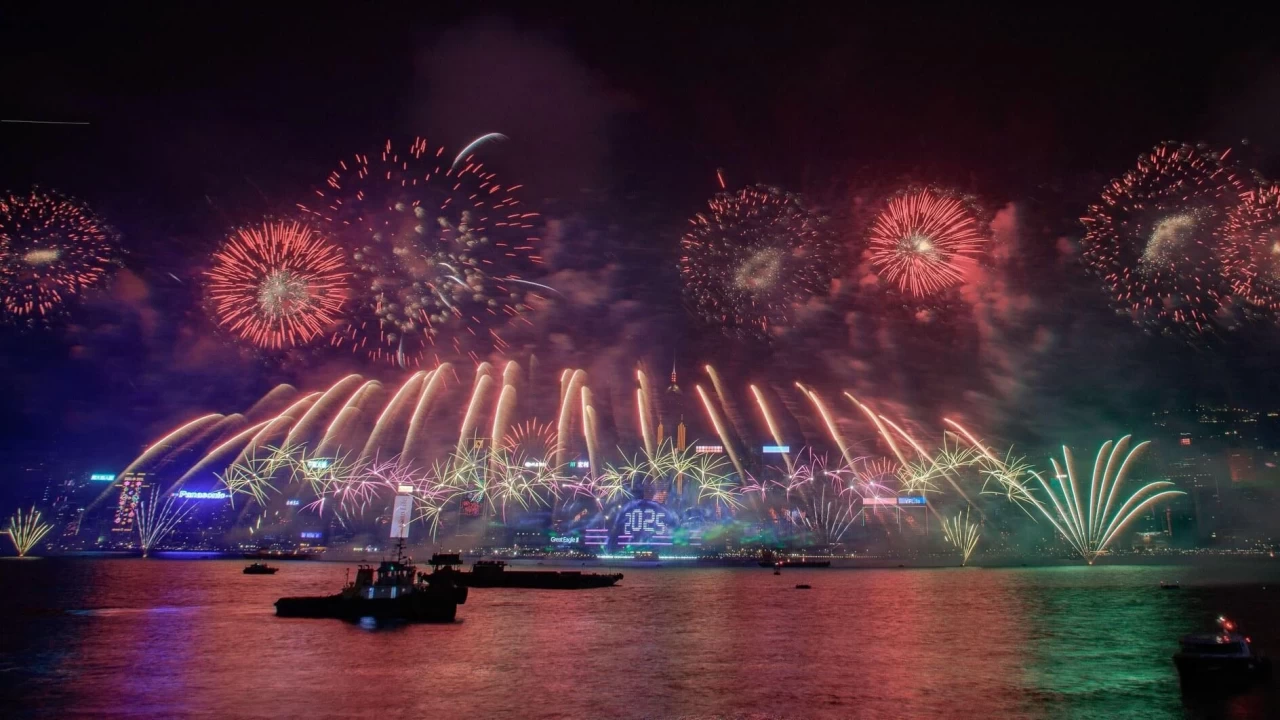 Global New Year Celebrations: From New Zealand to Brazil, Countries Welcome 2025 with Festivities and Traditions