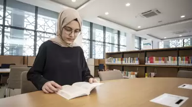 15-year-old Turkish girl speaks 5 foreign languages