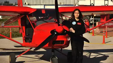 16-Year-Old Female Pilot Makes History with Solo Flight on Türkiye's Foundation Anniversary