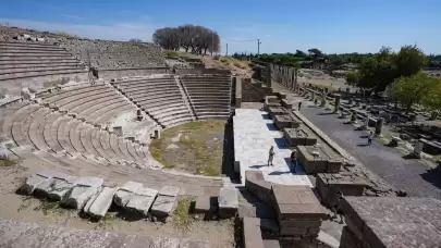 "İzmir's Ancient Asclepion Site Carries on Tradition of Wellness through Varied Health Programs"