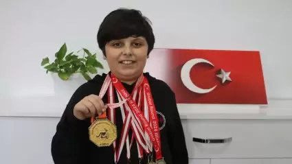 Denizli Student, 10, Claims World Title in American Math Olympiad, Inspiring Future Math Stars.