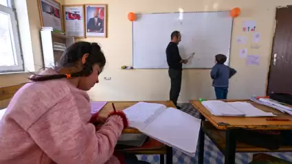 "Zilan and Barış: A Heartwarming Friendship Blossoms in a Remote School"