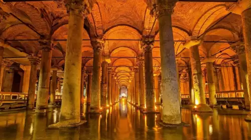 Unveiling the Enigmatic Beauty of a 6th-Century Byzantine Wonder: 336 Marble Columns and Intriguing Medusa Heads Await Discovery.