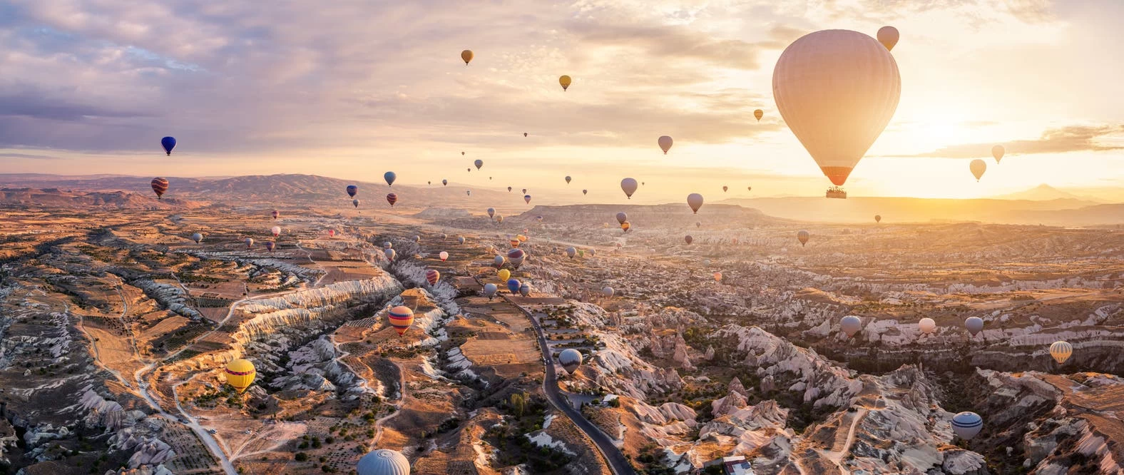 Embark on a Magical Night Train Journey to Istanbul and Experience the Beauty of Anatolia!