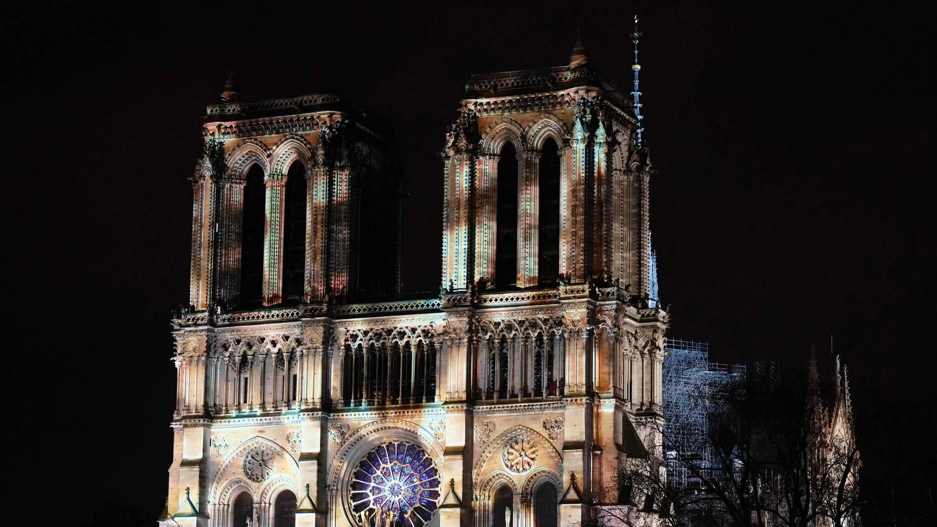 "Notre Dame Cathedral Reopens After 5-Year Renovation, Honoring Heroes and Unity Amidst Adversity"