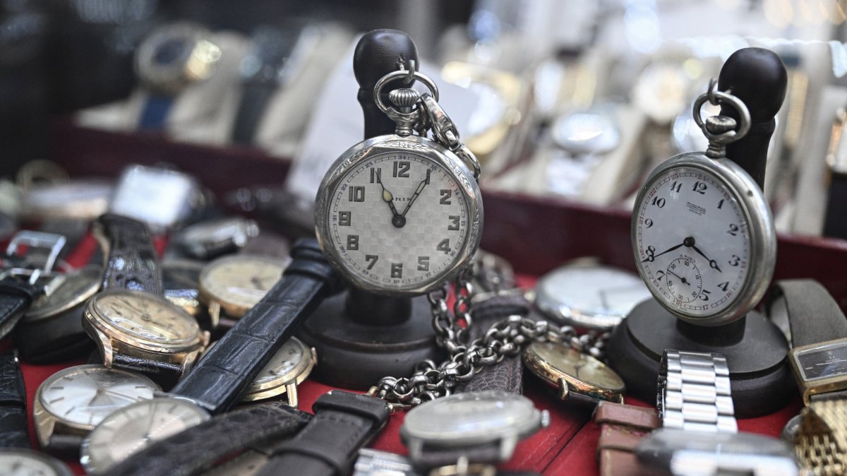 "Timeless Tradition: The Legacy of Istanbul's Watch Repair Craftsman Aydın Aydınoğlu"